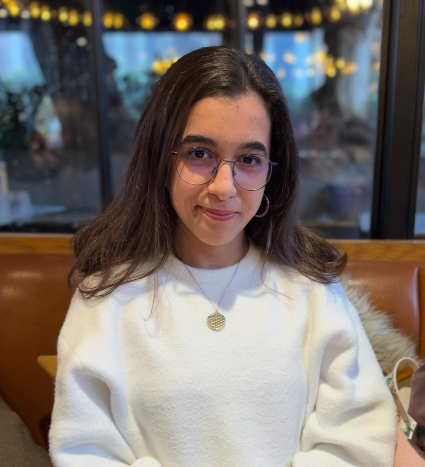 <strong>Berra V.</strong></br>Turkey</strong> I am interested in economics and mathematics, drawing, playing the flute, playing volleyball and taking photos. 